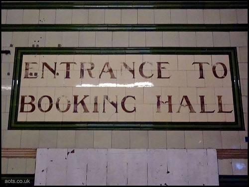 Aldwych station - entrance