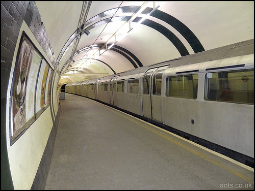 Aldwych station platform