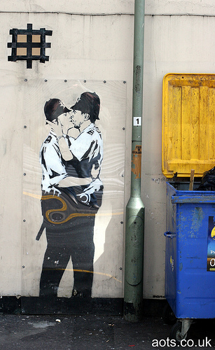 Banksy - kissing coppers in Brighton