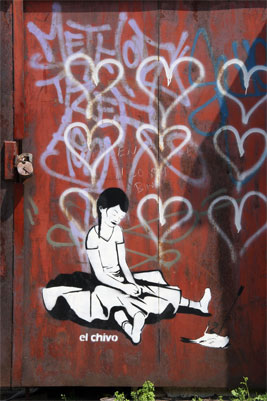 El Chivo - girl and dead bird